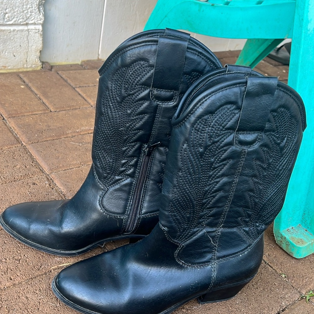 Used cowboy boots